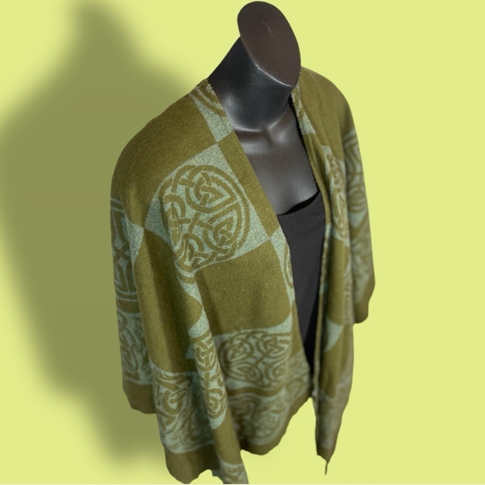 Jimmy Hourihan Fringed Shawl with Celtic Motif Boru Irish Wrap Muti Green - Picture 7 of 14